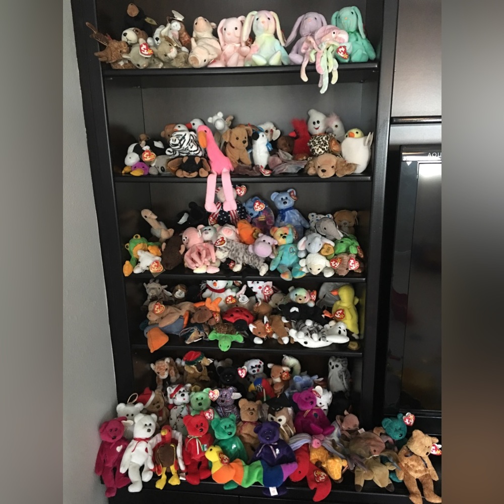 133 TY Beanie Babies, 2 Pillow Pals and 25 Teenie Beanies. Most with tags.